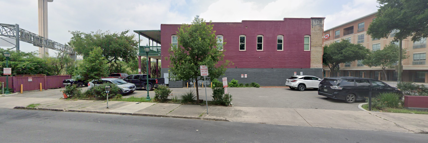 1120 E Commerce St